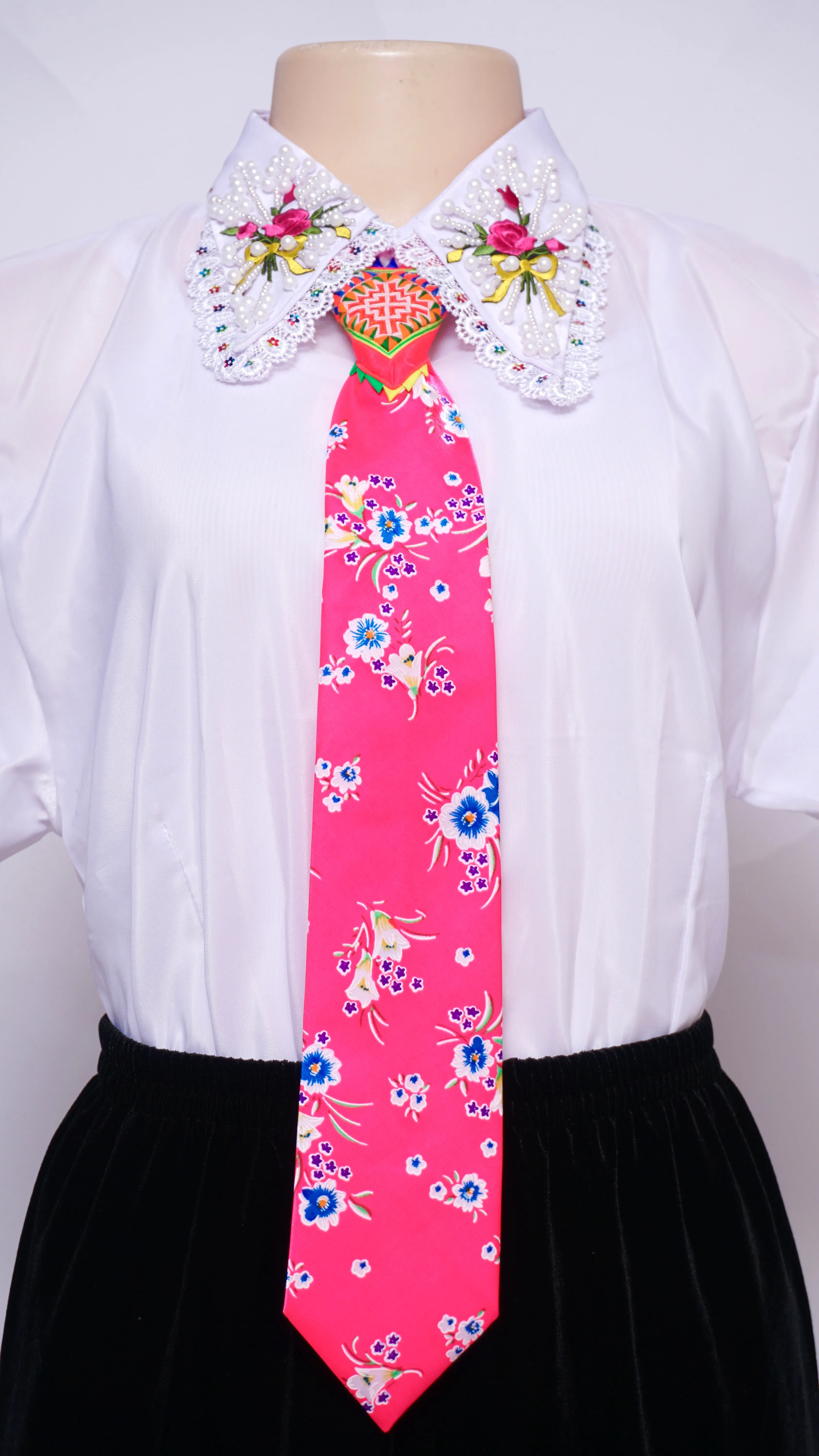 Women Pink Tie