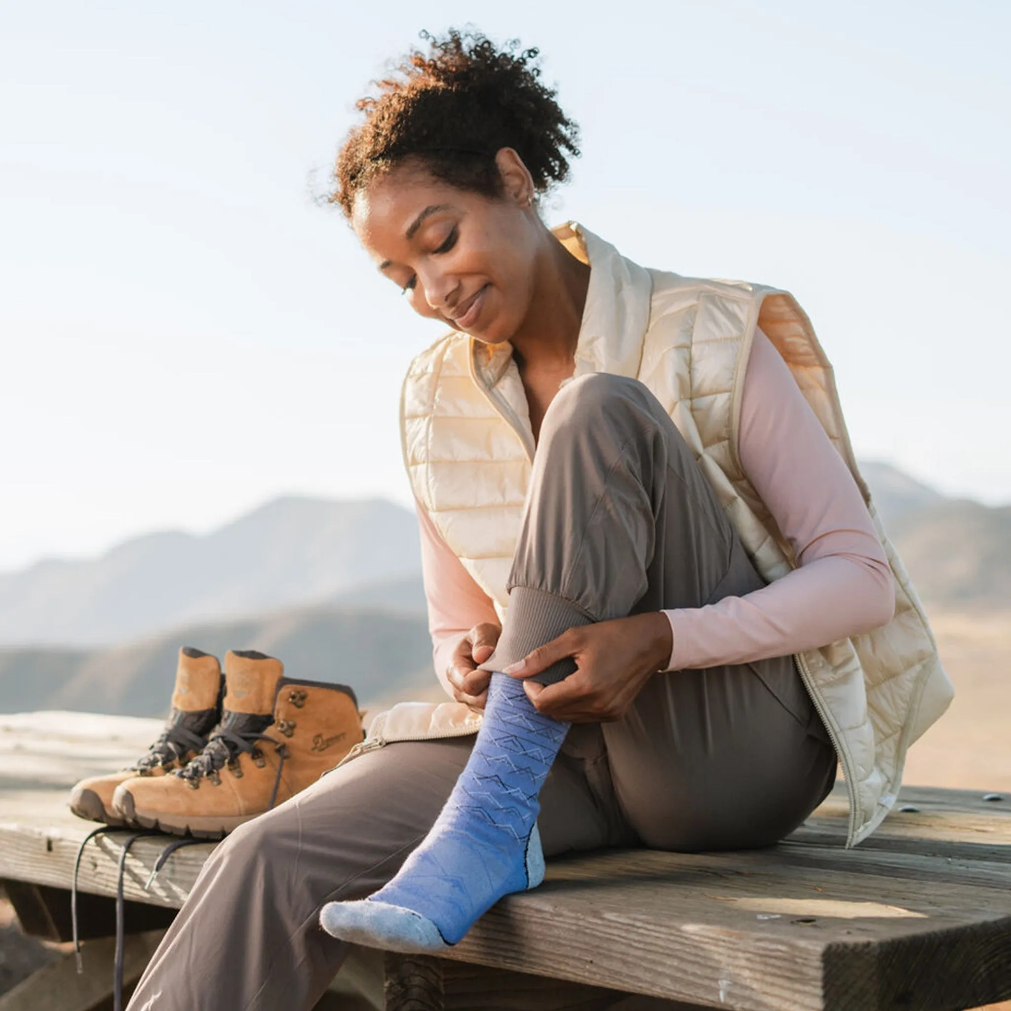 Women's Mountain Lightweight Crew Hiking Sock